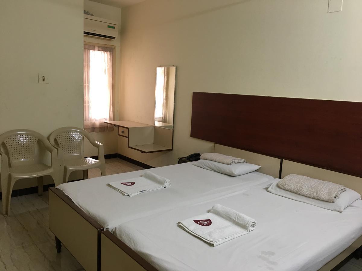 Hotel Subashini International Chennai Bagian luar foto